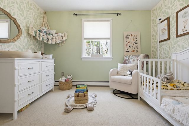 6 Walker Pond Rd, Sturbridge, MA 01566