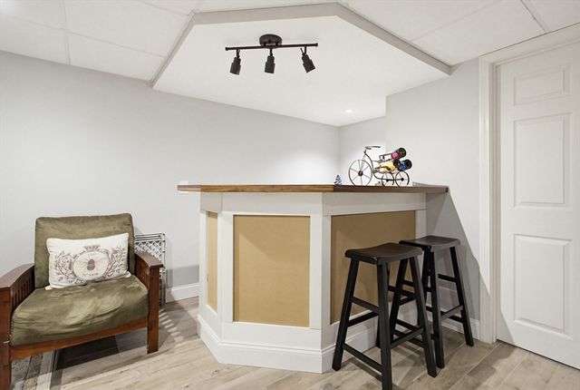 6 Walker Pond Rd, Sturbridge, MA 01566