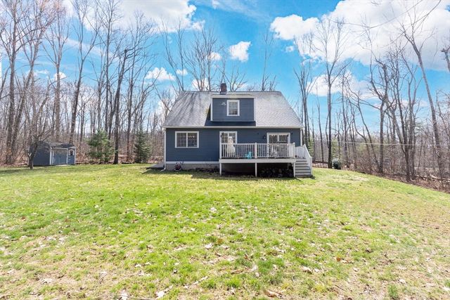 6 Walker Pond Rd, Sturbridge, MA 01566