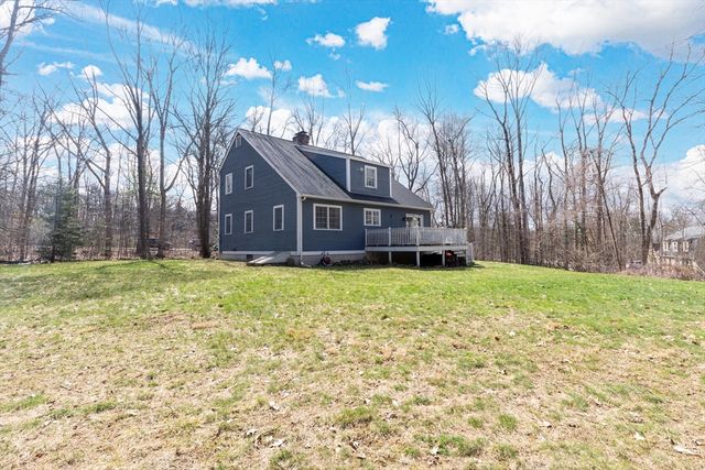 6 Walker Pond Rd, Sturbridge, MA 01566
