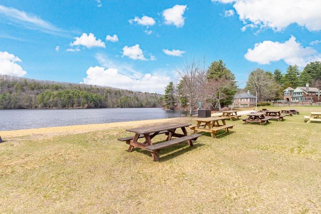 6 Walker Pond Rd, Sturbridge, MA 01566