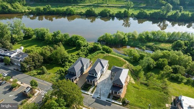 1111 SOPHIA ST, Fredericksburg, VA 22401