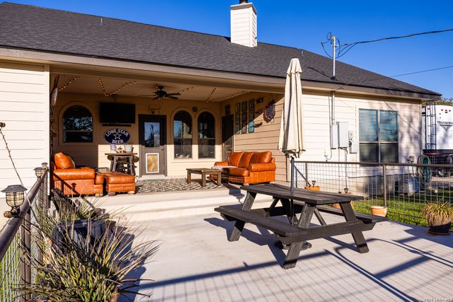 803 RIVER RANCH DR, Bandera, TX 78003