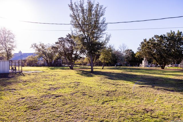 803 RIVER RANCH DR, Bandera, TX 78003
