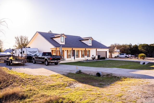 803 RIVER RANCH DR, Bandera, TX 78003