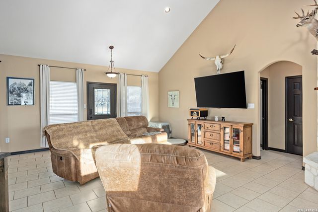 803 RIVER RANCH DR, Bandera, TX 78003