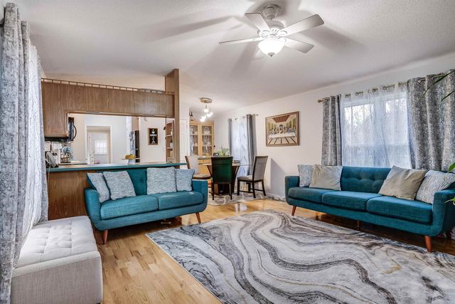 12 Clovercrest Drive, Nashua, NH 03062