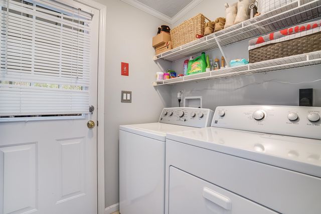 12 Clovercrest Drive, Nashua, NH 03062