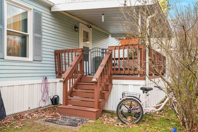 12 Clovercrest Drive, Nashua, NH 03062