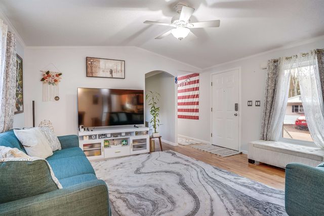 12 Clovercrest Drive, Nashua, NH 03062