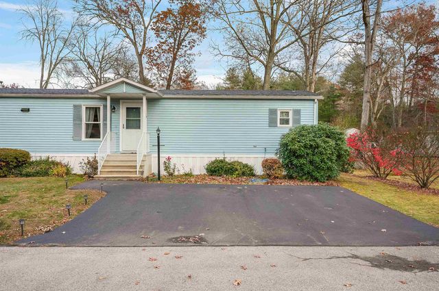 12 Clovercrest Drive, Nashua, NH 03062