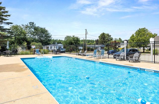 12 Clovercrest Drive, Nashua, NH 03062