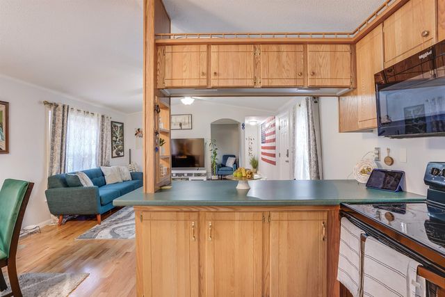 12 Clovercrest Drive, Nashua, NH 03062