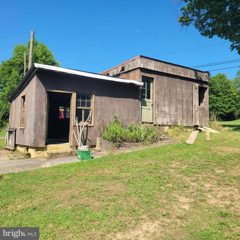 14 CLUB RD, Oley, PA 19547
