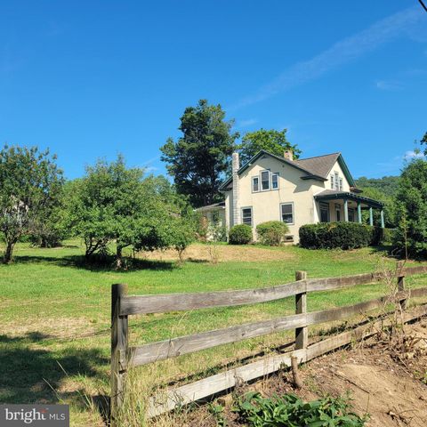 14 CLUB RD, Oley, PA 19547