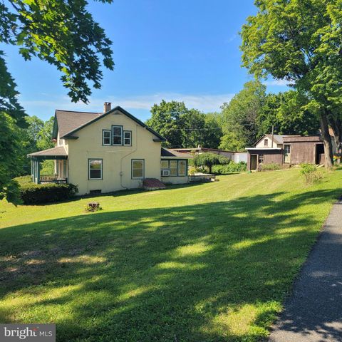 14 CLUB RD, Oley, PA 19547