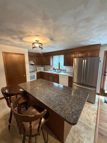 215 Knight Ave 0, Attleboro, MA 02703