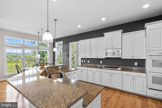 18585 MONTAGUE PL, Purcellville, VA 20132