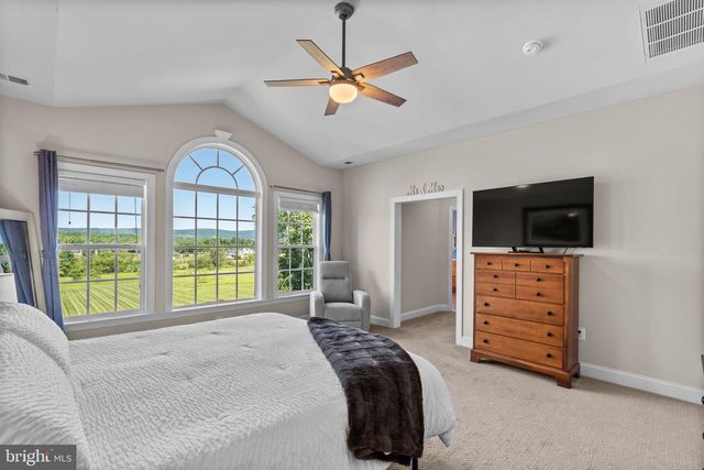 18585 MONTAGUE PL, Purcellville, VA 20132