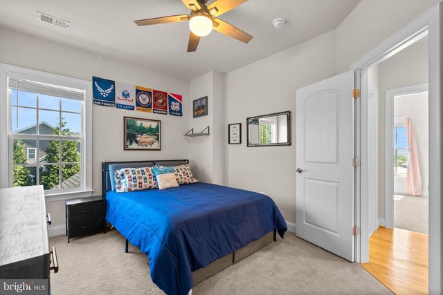18585 MONTAGUE PL, Purcellville, VA 20132