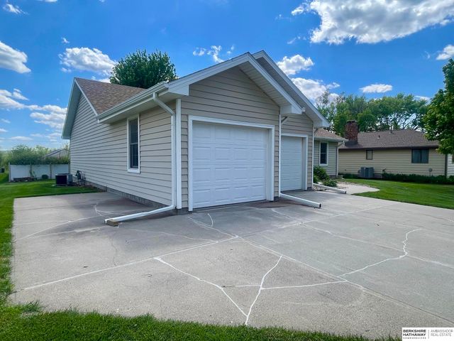 215 Arthur Street, Blair, NE 68008