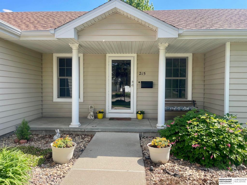 215 Arthur Street, Blair, NE 68008