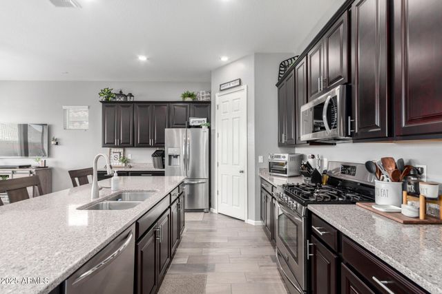 16561 W CIELO GRANDE Avenue, Surprise, AZ 85387