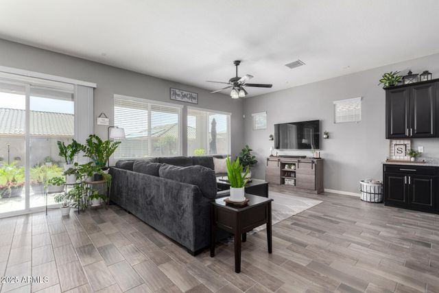 16561 W CIELO GRANDE Avenue, Surprise, AZ 85387