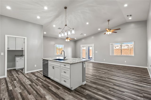 1973 E La Entrada Place, Fort Mohave, AZ 86426