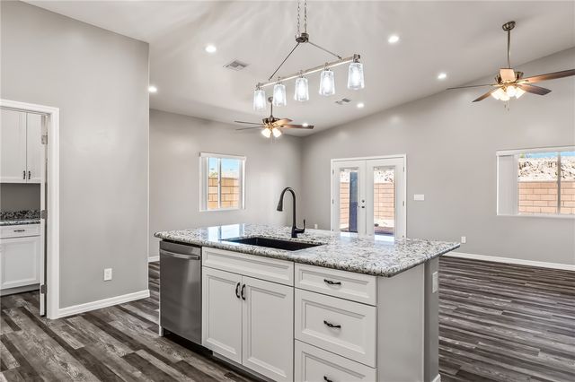 1973 E La Entrada Place, Fort Mohave, AZ 86426