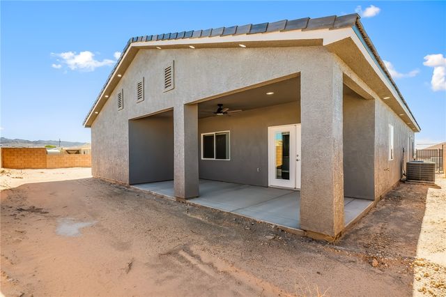 1973 E La Entrada Place, Fort Mohave, AZ 86426