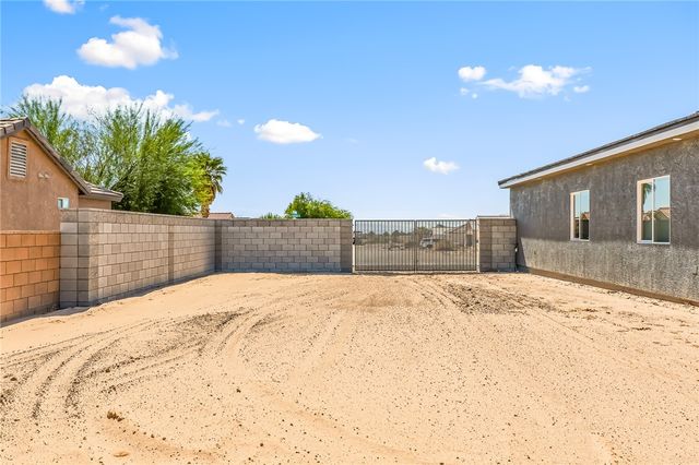 1973 E La Entrada Place, Fort Mohave, AZ 86426