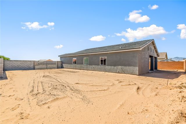 1973 E La Entrada Place, Fort Mohave, AZ 86426