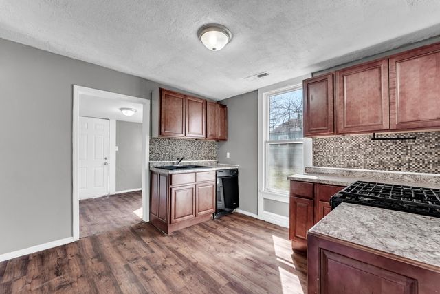 1318 N Douglas Avenue, Springfield, MO 65802