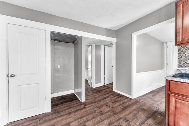 1318 N Douglas Avenue, Springfield, MO 65802