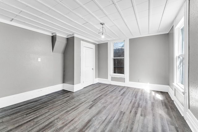 1318 N Douglas Avenue, Springfield, MO 65802