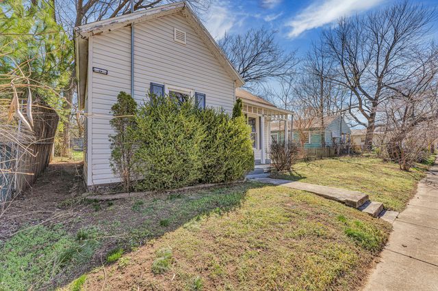 1318 N Douglas Avenue, Springfield, MO 65802