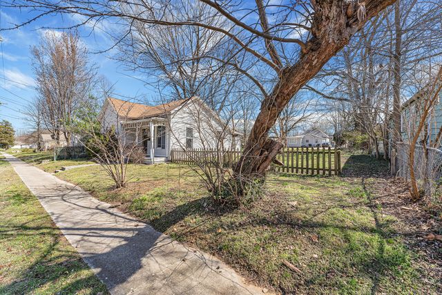 1318 N Douglas Avenue, Springfield, MO 65802