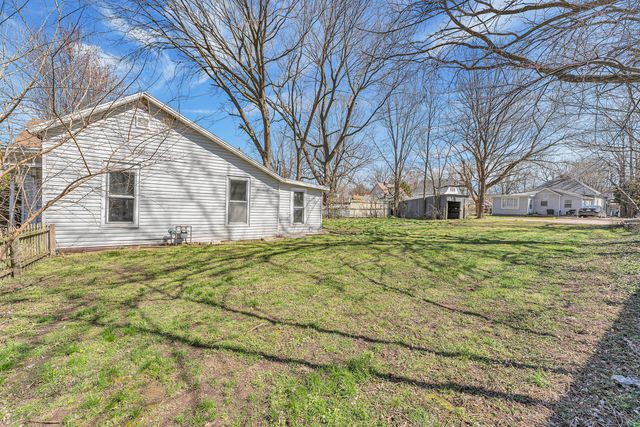 1318 N Douglas Avenue, Springfield, MO 65802