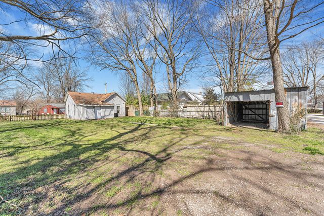 1318 N Douglas Avenue, Springfield, MO 65802