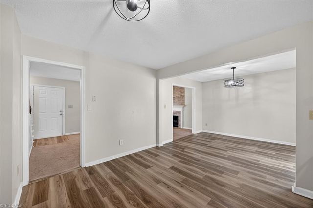 2 Lord Foxley Court, Greensboro, NC 27405