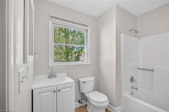 2 Lord Foxley Court, Greensboro, NC 27405