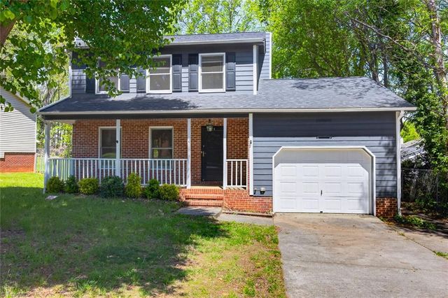 2 Lord Foxley Court, Greensboro, NC 27405