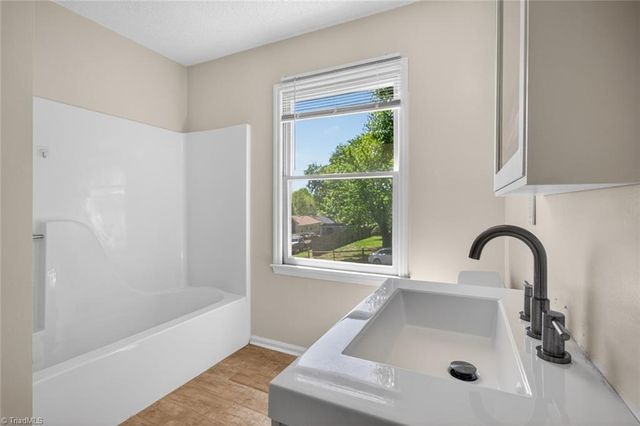 2 Lord Foxley Court, Greensboro, NC 27405