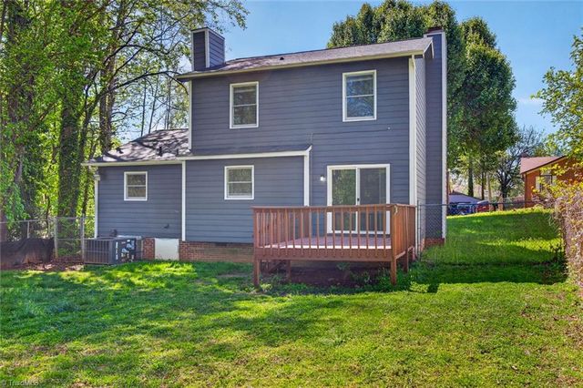 2 Lord Foxley Court, Greensboro, NC 27405