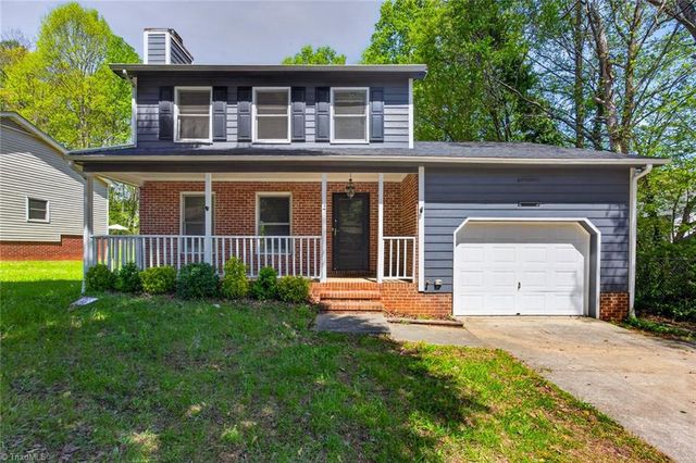 2 Lord Foxley Court, Greensboro, NC 27405