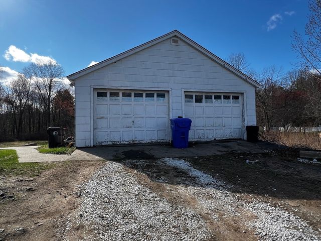 534 S West St, Agawam, MA 01030