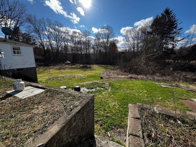 534 S West St, Agawam, MA 01030