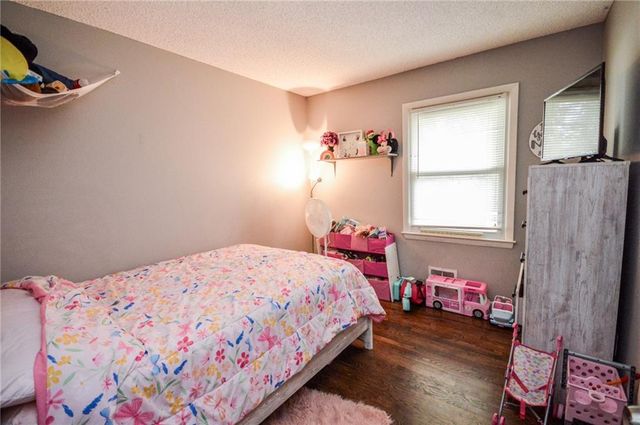 16002 E 41st Street, Independence, MO 64055