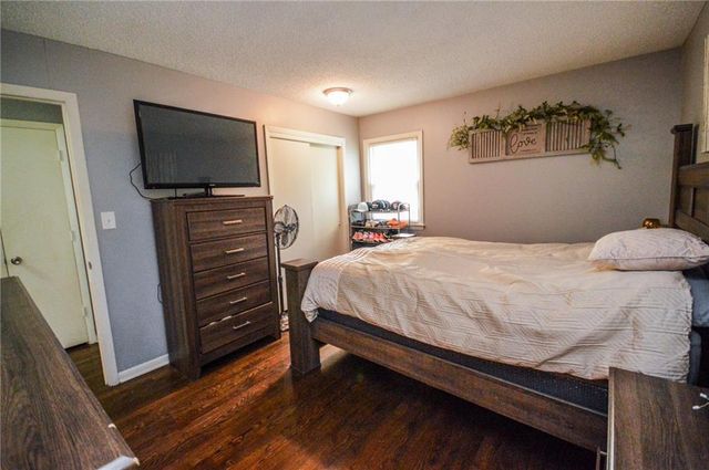 16002 E 41st Street, Independence, MO 64055